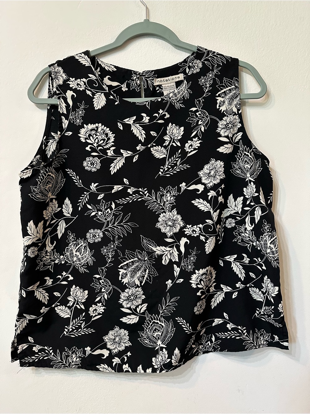 Notations Floral Sleeveless Blouse L Black White Keyhole Neck Tank Shell Top